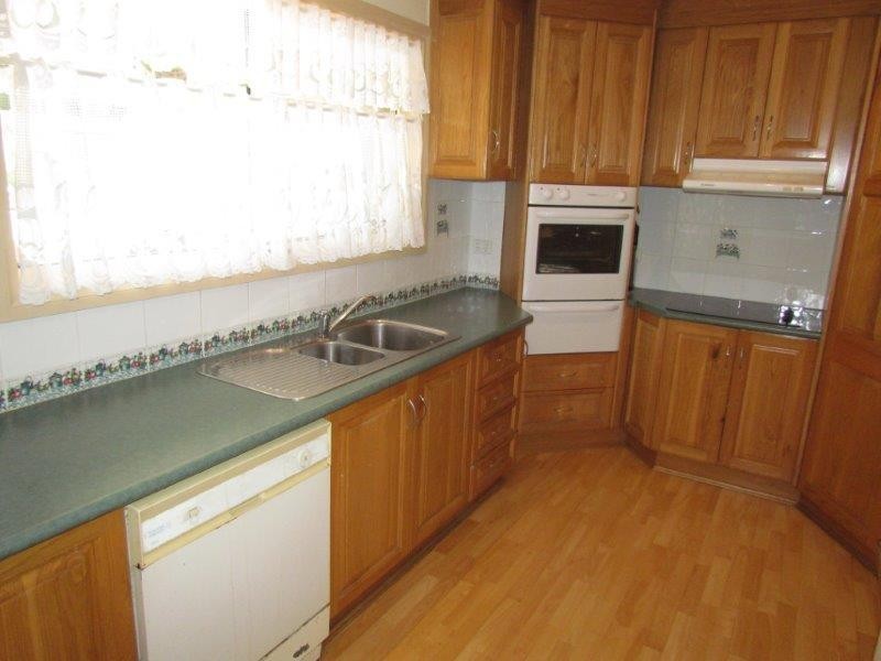 74 Preston Drive, Macksville NSW 2447