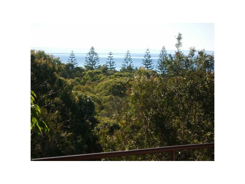 8 Nambucca Drive, Scotts Head NSW 2447