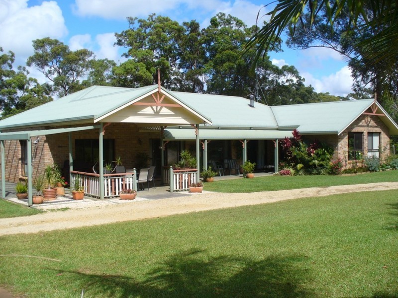 111 East West Road, Valla NSW 2448