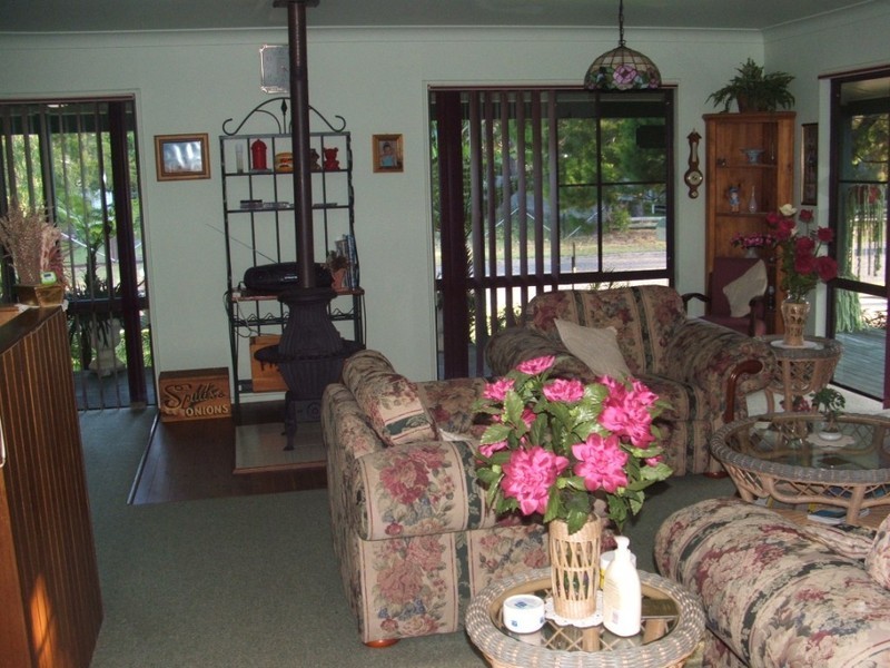 10 Fifteenth Avenue, Stuarts Point NSW 2441