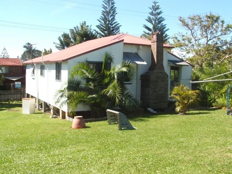 3 Wallace Street, Scotts Head NSW 2447