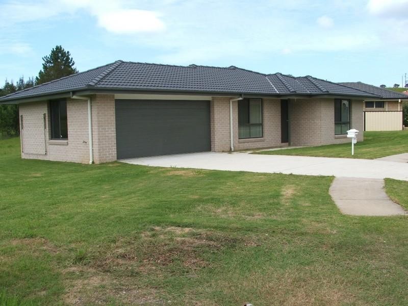 16 Laura Place, Macksville NSW 2447