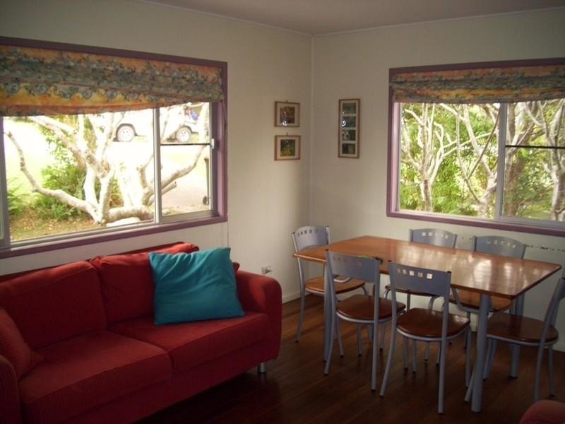 33 Wallace Street, Scotts Head NSW 2447