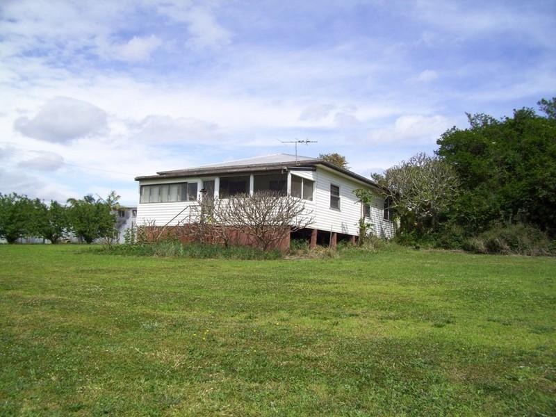 637 Stuarts Point Road, Yarrahapinni NSW 2441