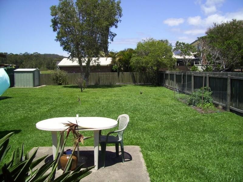 1 Raleigh Street, Scotts Head NSW 2447