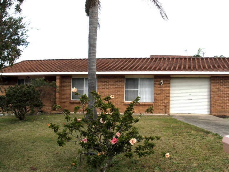 2/19 Laverty Crescent, Scotts Head NSW 2447