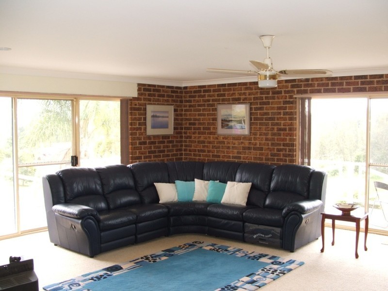 61 Preston Drive, Macksville NSW 2447