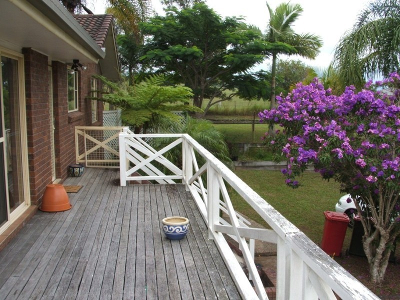 61 Preston Drive, Macksville NSW 2447