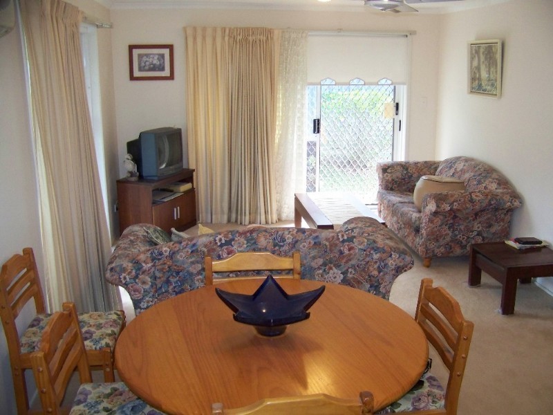 10 Rowe Cls, Wishart QLD 4122