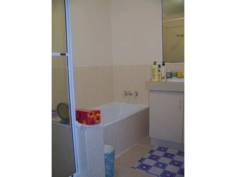 10 Rowe Cls, Wishart QLD 4122