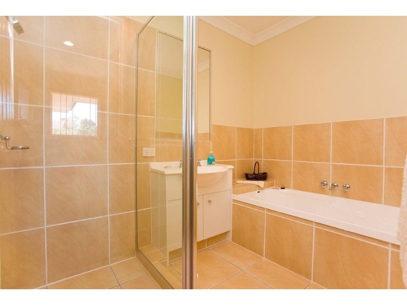 1 Coelia Court, Carrara QLD 4211