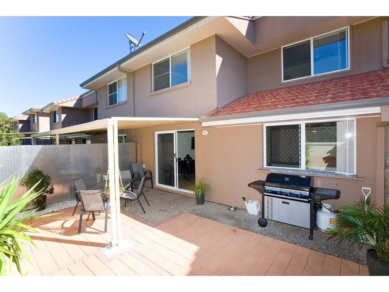 1 Coelia Court, Carrara QLD 4211