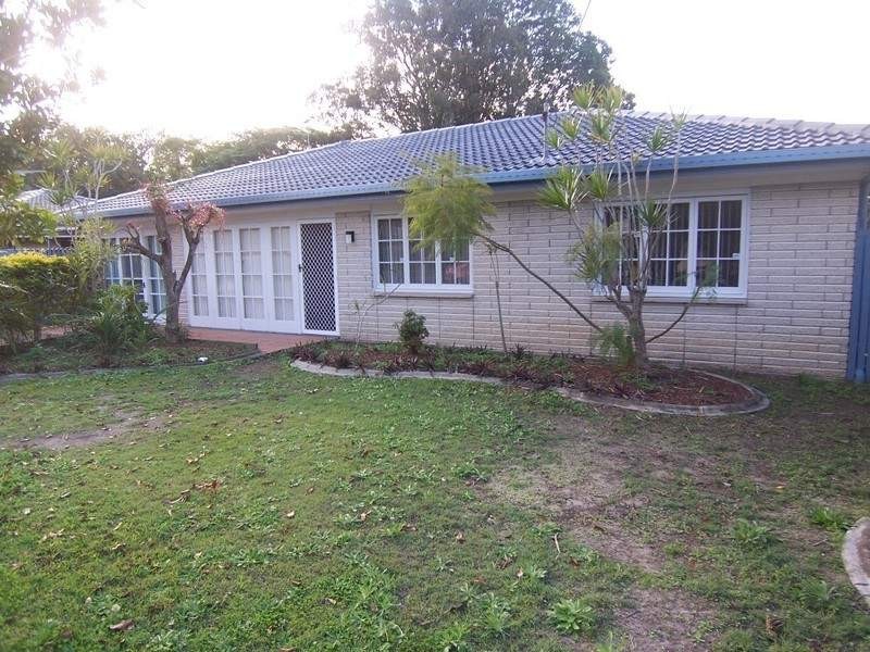 11 Parkway Street, Macgregor QLD 4109