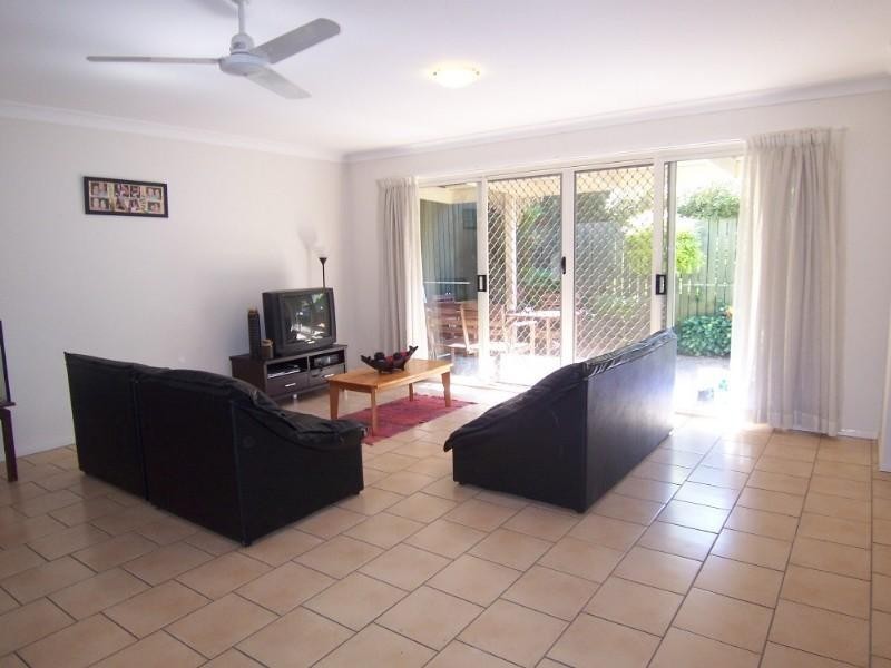 4/8 Aminya Street, Mansfield QLD 4122