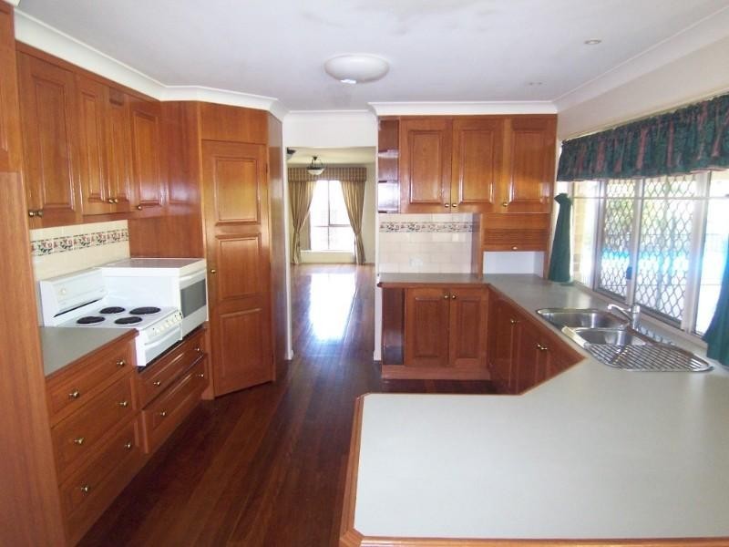 12 St Clair Crescent, Wishart QLD 4122