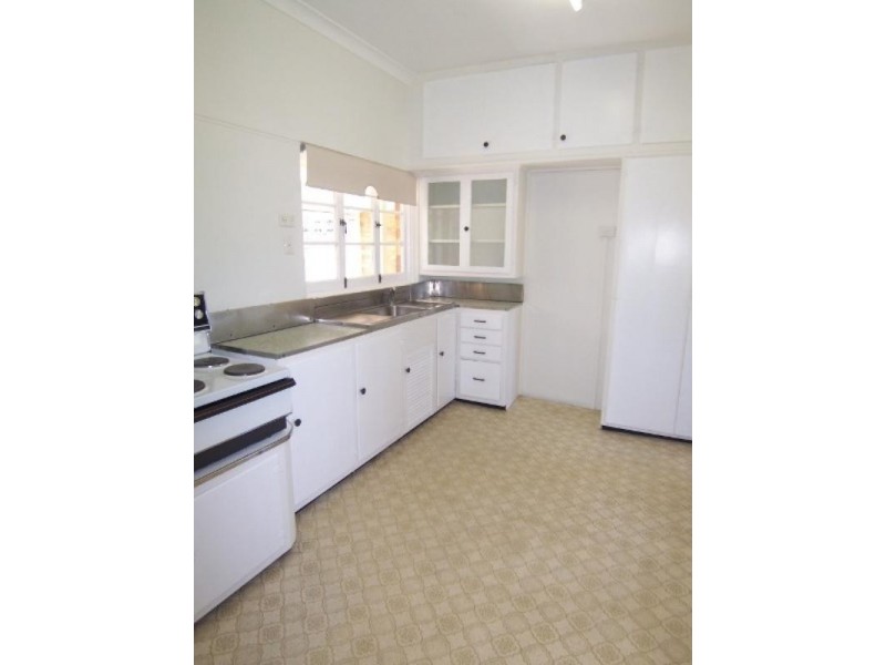 36 Walter Street, Holland Park West QLD 4121