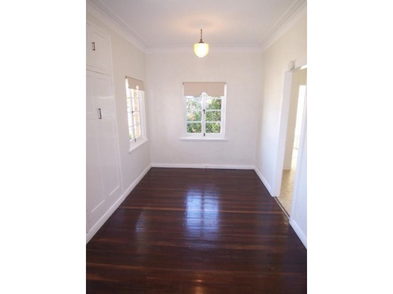 36 Walter Street, Holland Park West QLD 4121