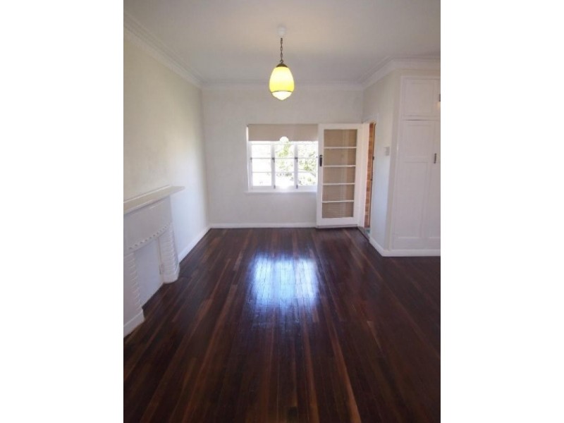 36 Walter Street, Holland Park West QLD 4121