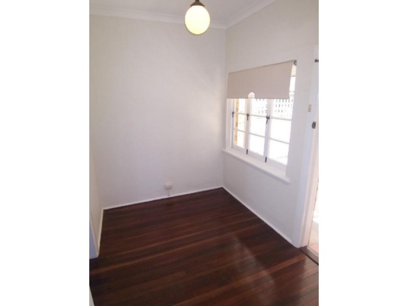 36 Walter Street, Holland Park West QLD 4121