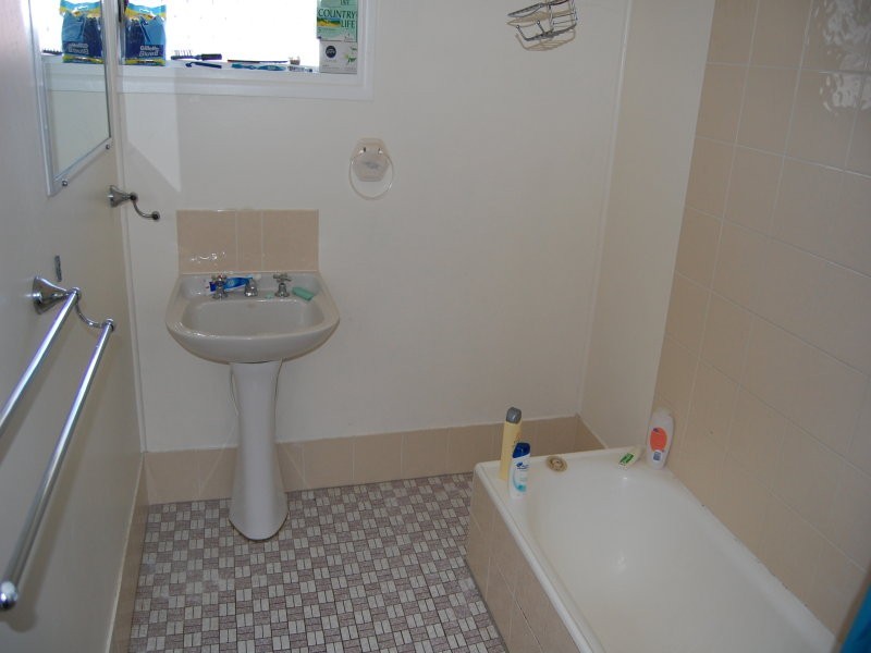 6 Albert Street, Woodridge QLD 4114