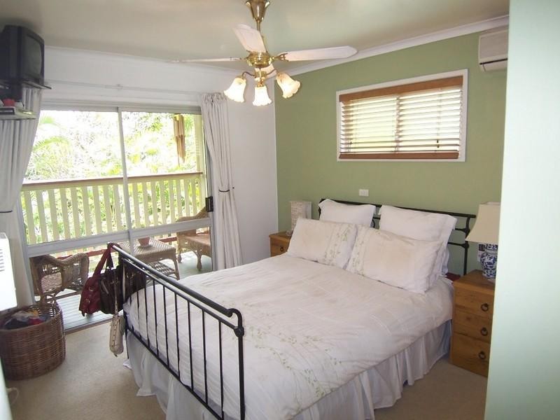 77 Crewe Street, Mount Gravatt East QLD 4122