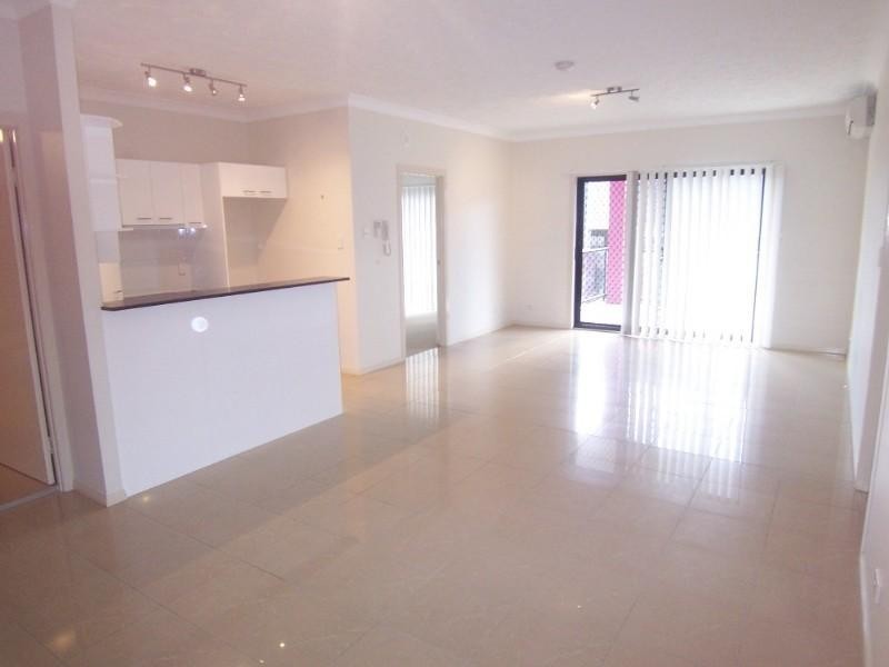 203/20 Sanders Street, Upper Mount Gravatt QLD 4122