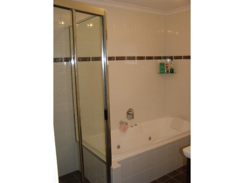 16 Curfew Street, Upper Mount Gravatt QLD 4122