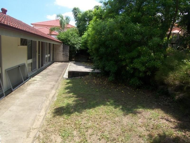 3 Westland Street, Macgregor QLD 4109