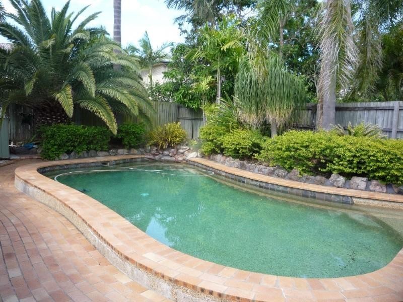 10 Corypha Crescent, Calamvale QLD 4116
