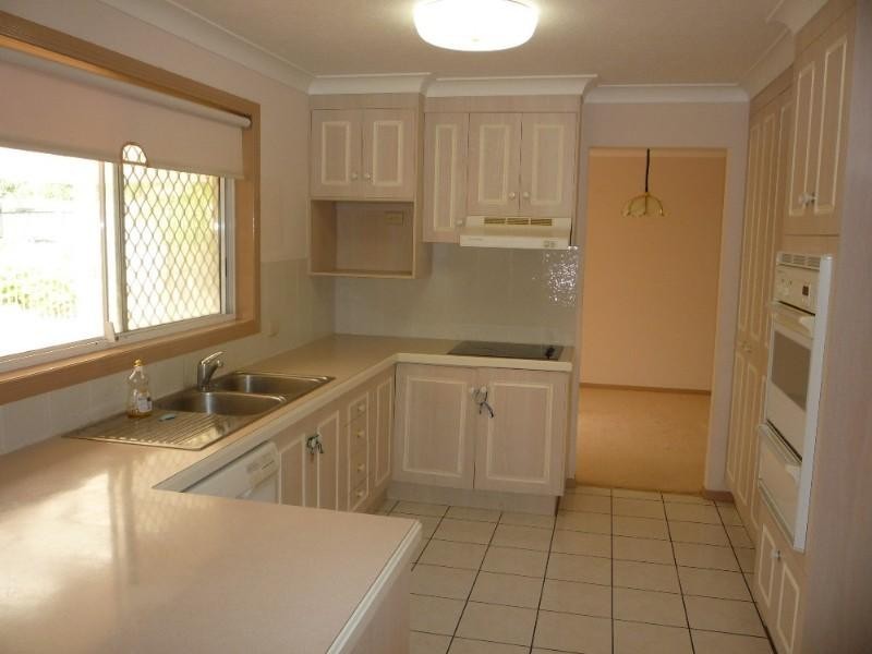 10 Corypha Crescent, Calamvale QLD 4116