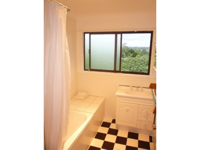 376 Mt Gravatt-Capalaba Road, Wishart QLD 4122