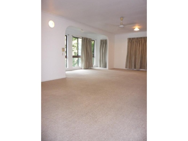 376 Mt Gravatt-Capalaba Road, Wishart QLD 4122