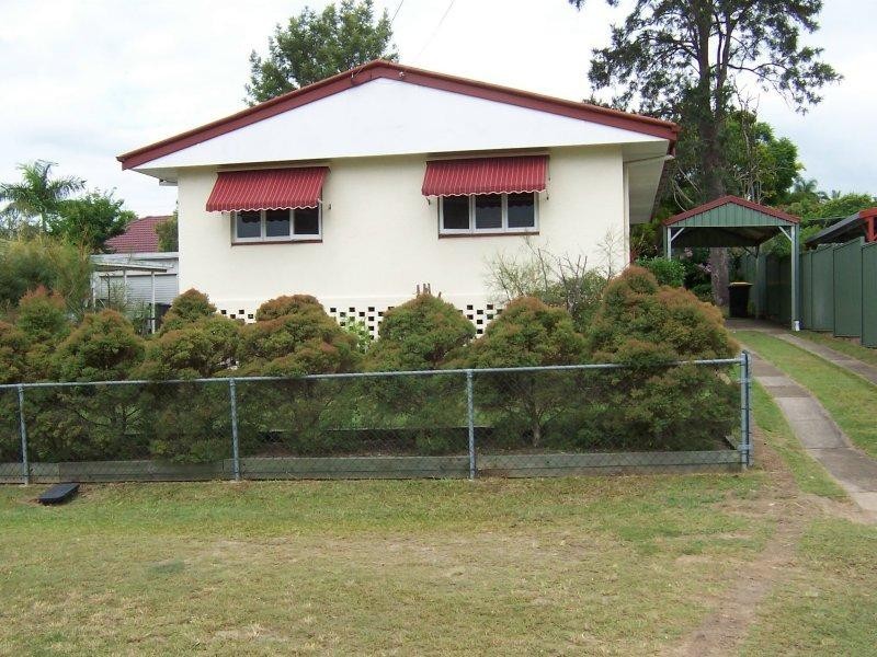62 Wemvern Street, Upper Mount Gravatt QLD 4122