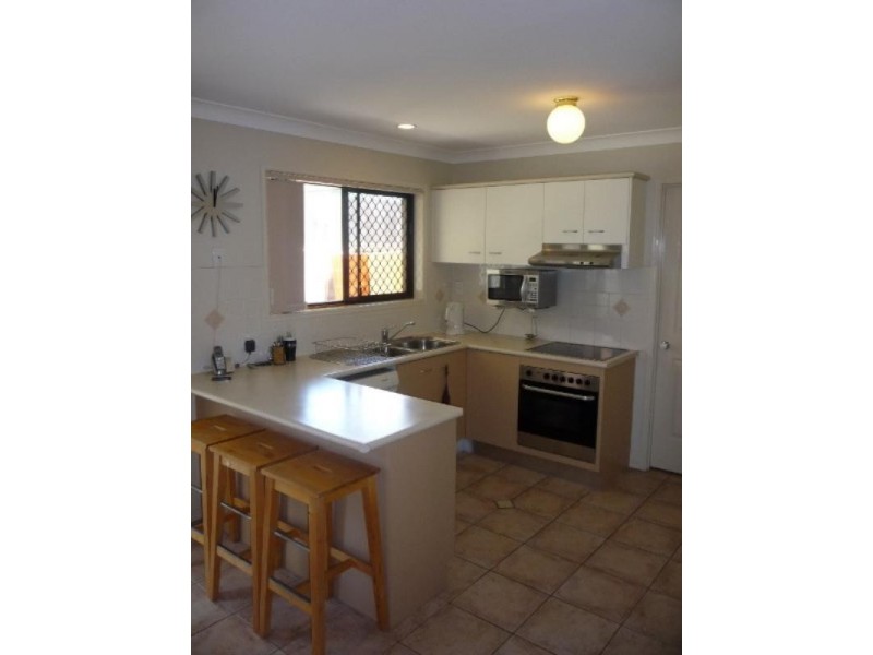 6/7 Nev Close, Wishart QLD 4122