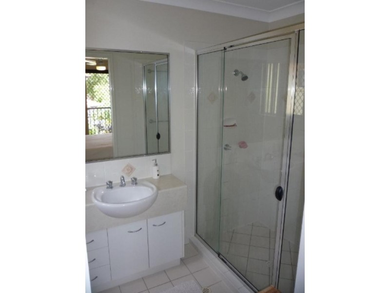 6/7 Nev Close, Wishart QLD 4122