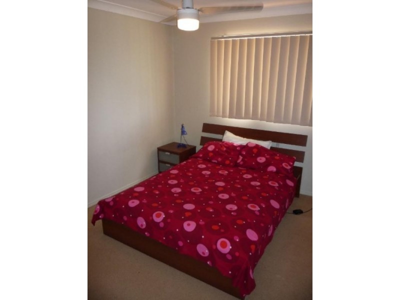 6/7 Nev Close, Wishart QLD 4122