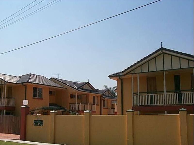 7/30-32 Iris Street, Holland Park West QLD 4121