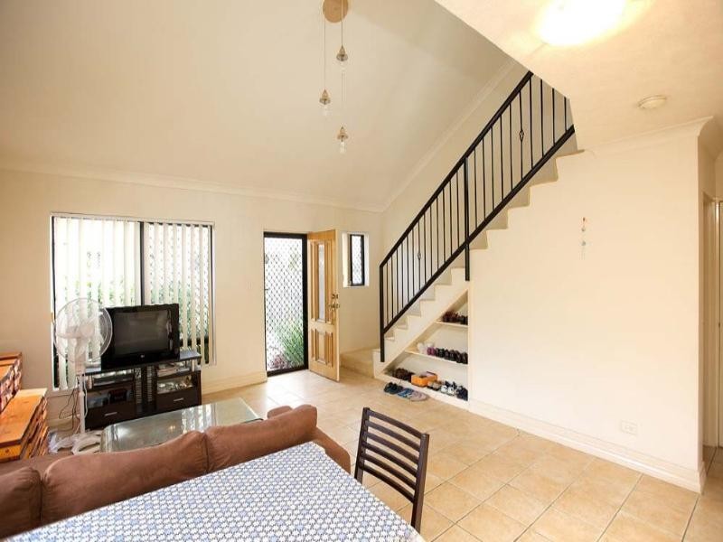 1/11 Howsan Street, Mount Gravatt East QLD 4122