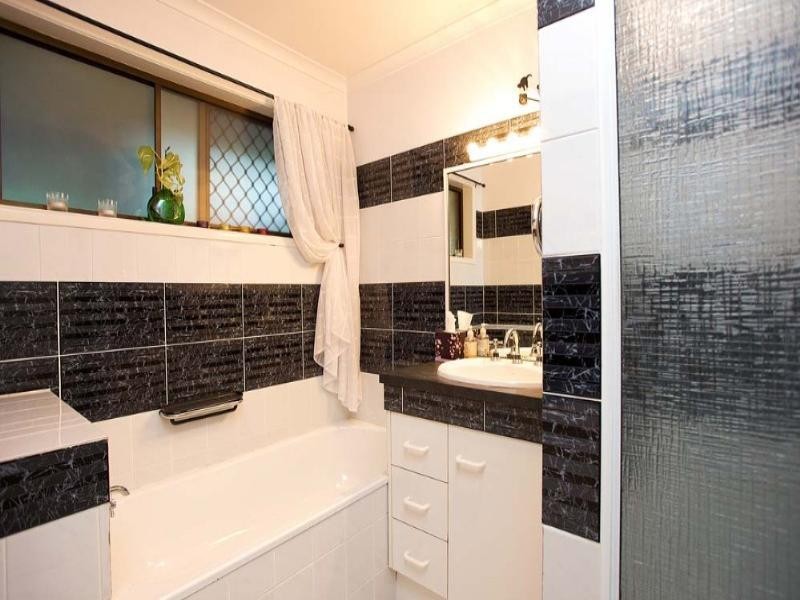 3 Gretna Street, Mansfield QLD 4122