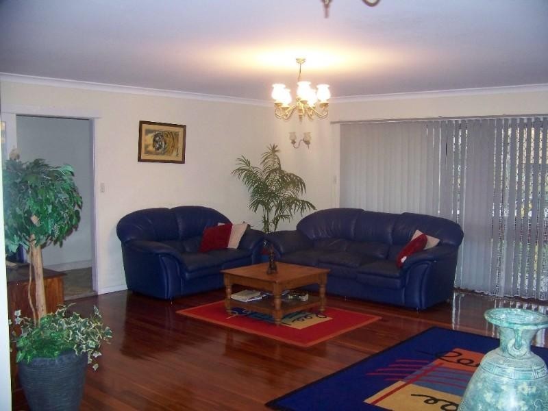 31 Crestgarden Street, Macgregor QLD 4109