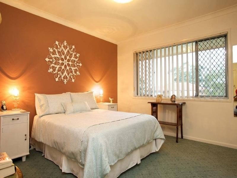 2 Cresthaven Drive, Mansfield QLD 4122