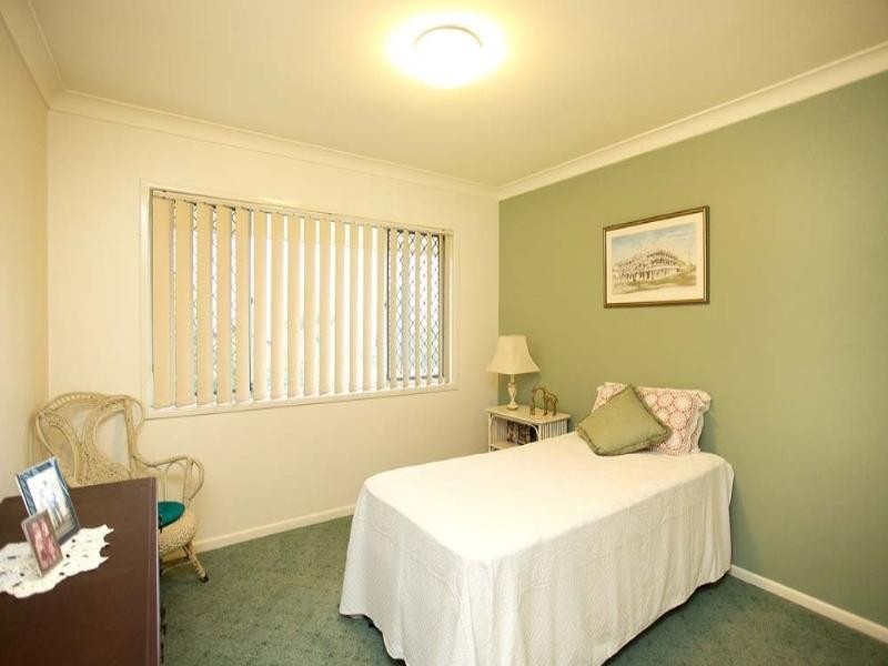 2 Cresthaven Drive, Mansfield QLD 4122