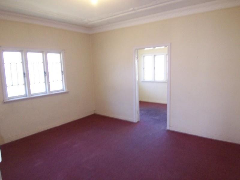 16 Broadwater Road, Mount Gravatt East QLD 4122