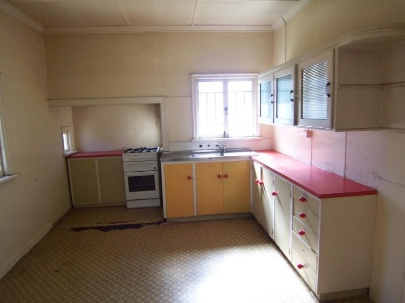 16 Broadwater Road, Mount Gravatt East QLD 4122