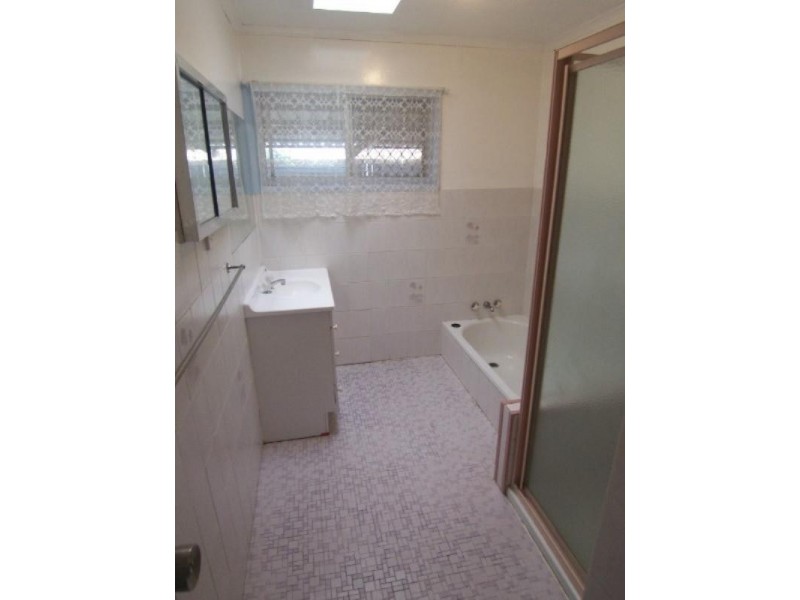 43 Pinelands Road, Sunnybank Hills QLD 4109