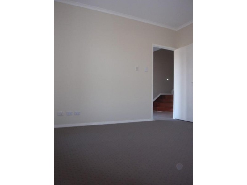 4 Leonardo Place, Eight Mile Plains QLD 4113