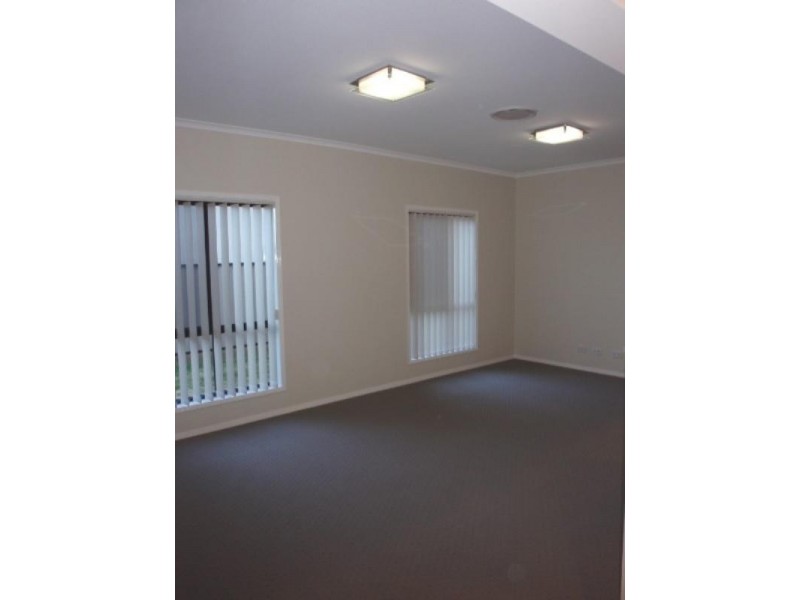 4 Leonardo Place, Eight Mile Plains QLD 4113