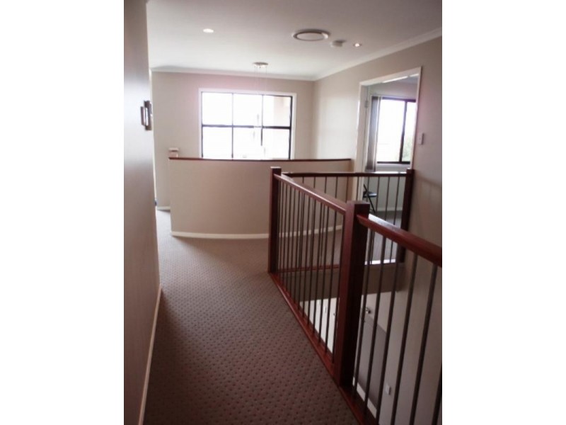 4 Leonardo Place, Eight Mile Plains QLD 4113