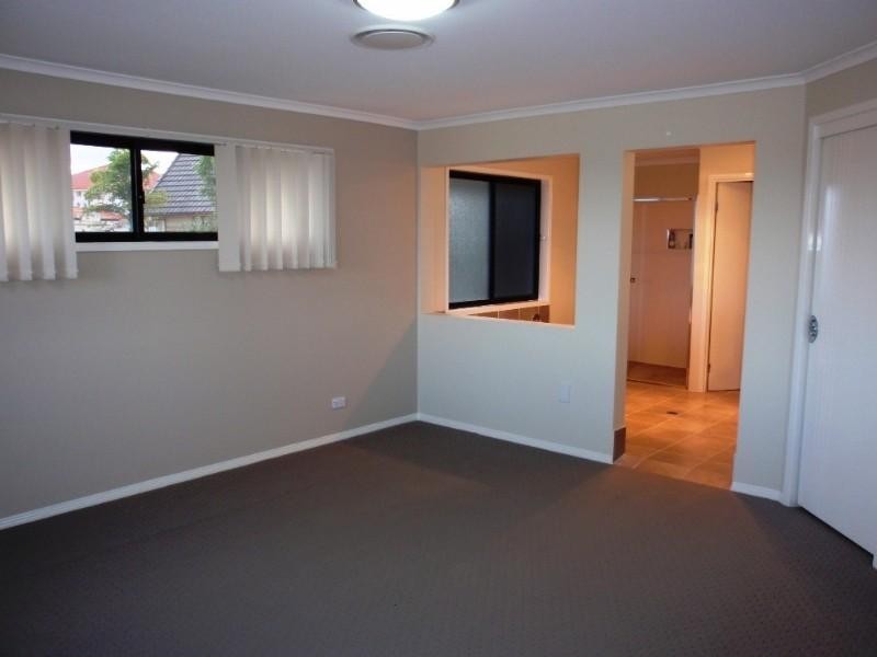 4 Leonardo Place, Eight Mile Plains QLD 4113