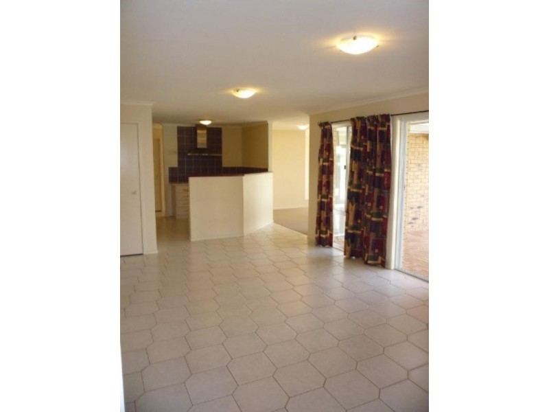 98 Kavanagh Road, Wishart QLD 4122